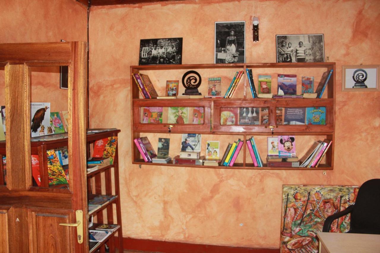 Amahoro Guest House 루헹게리 외부 사진