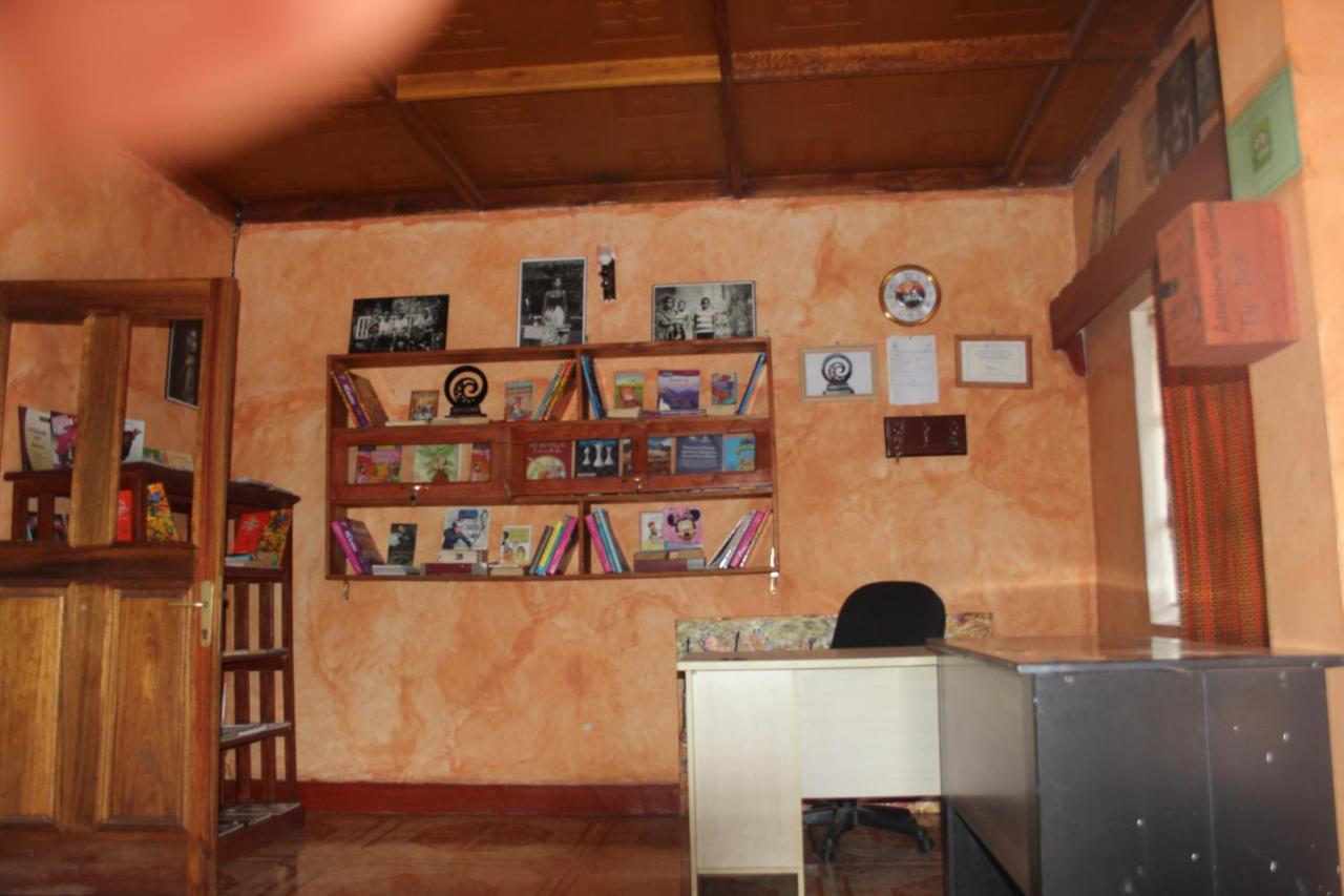 Amahoro Guest House 루헹게리 외부 사진