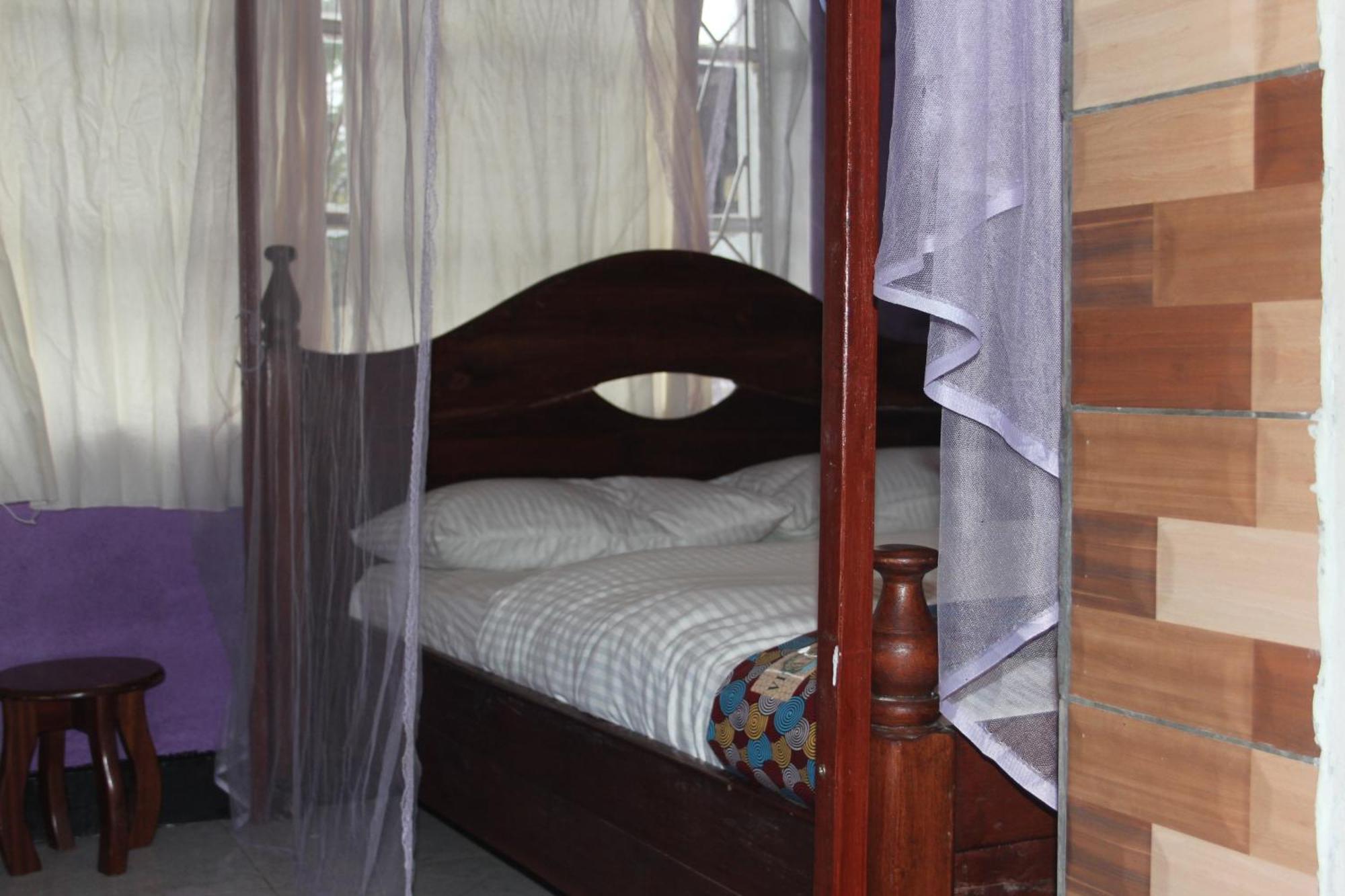 Amahoro Guest House 루헹게리 객실 사진