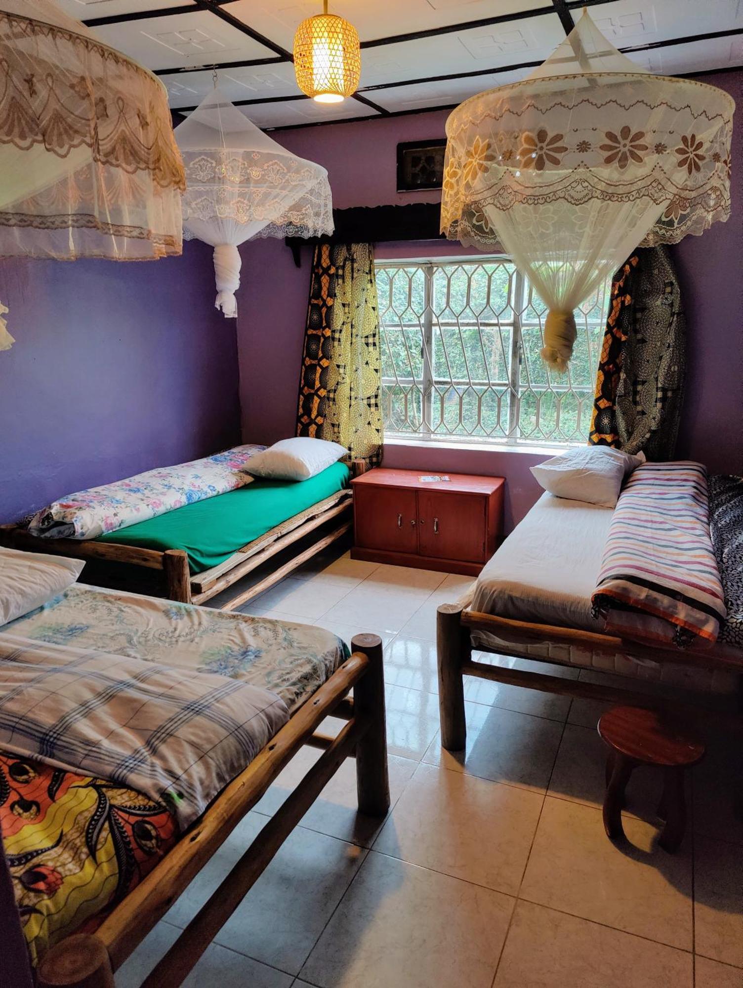 Amahoro Guest House 루헹게리 외부 사진