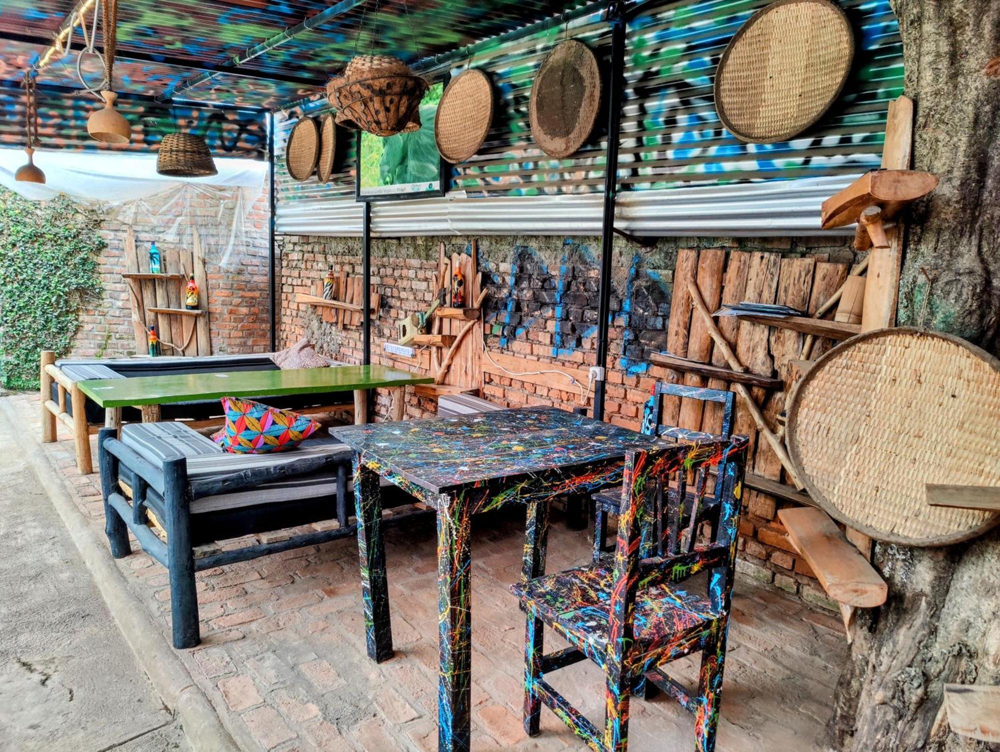 Amahoro Guest House 루헹게리 외부 사진
