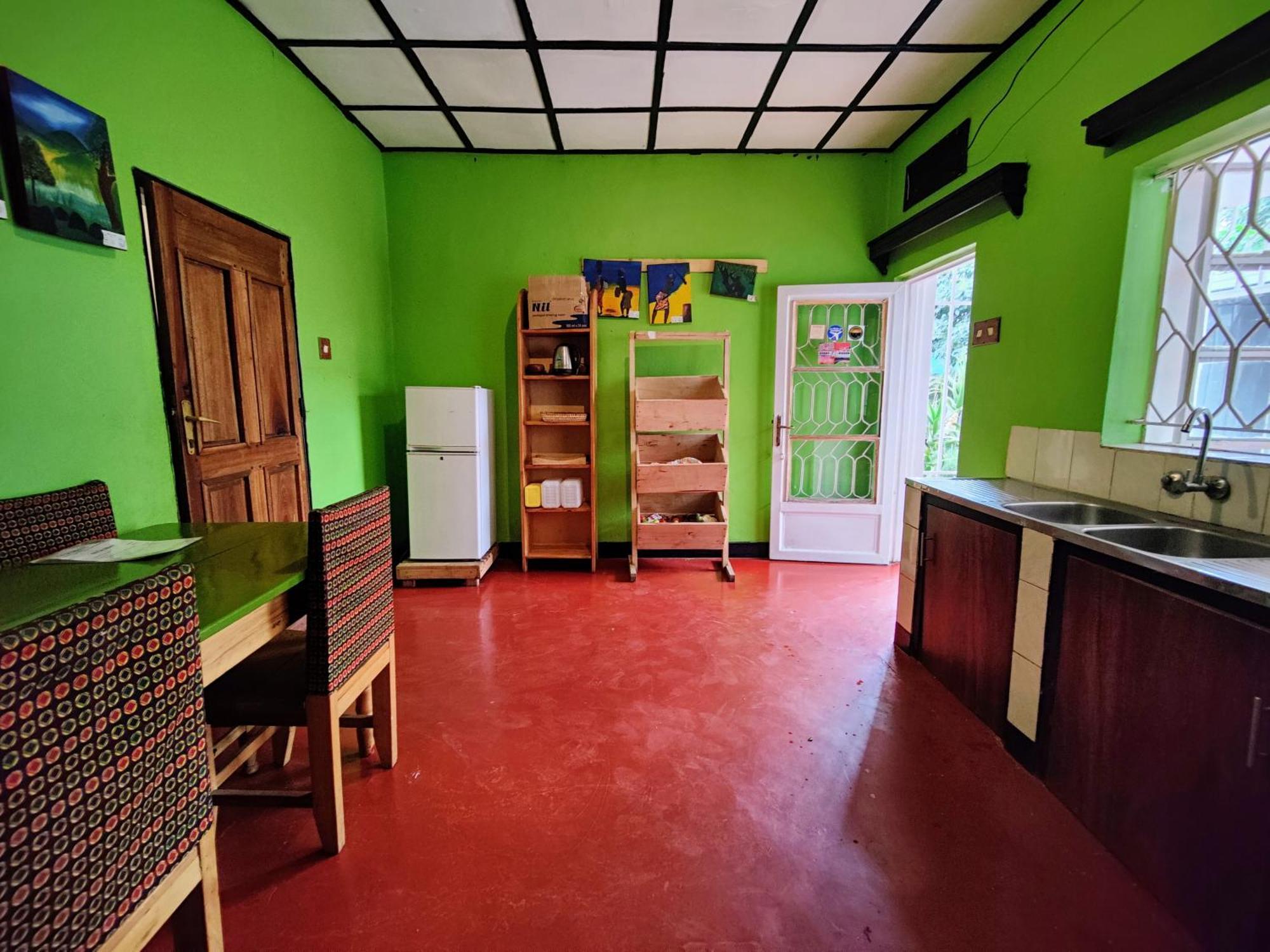 Amahoro Guest House 루헹게리 외부 사진