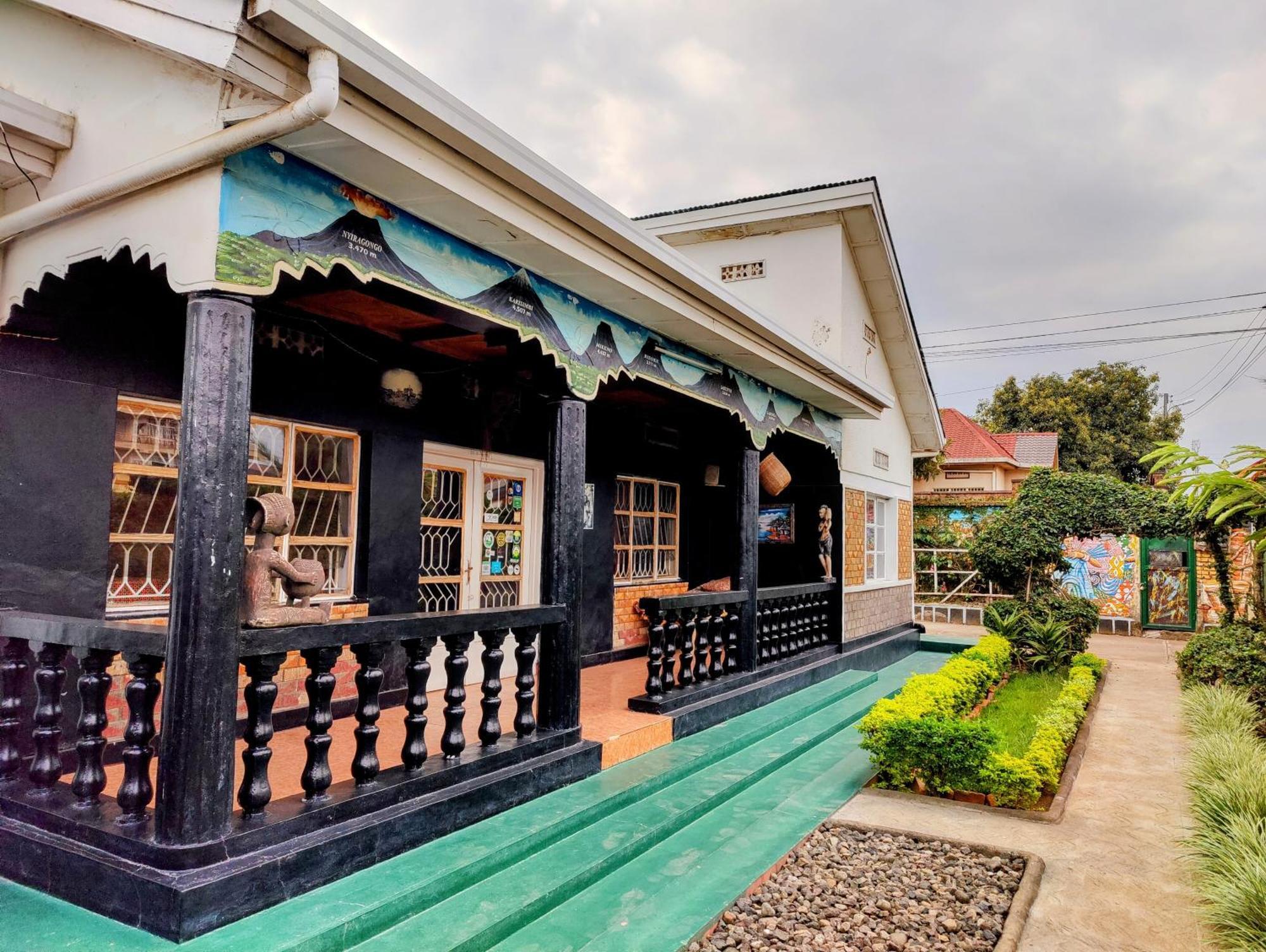 Amahoro Guest House 루헹게리 외부 사진