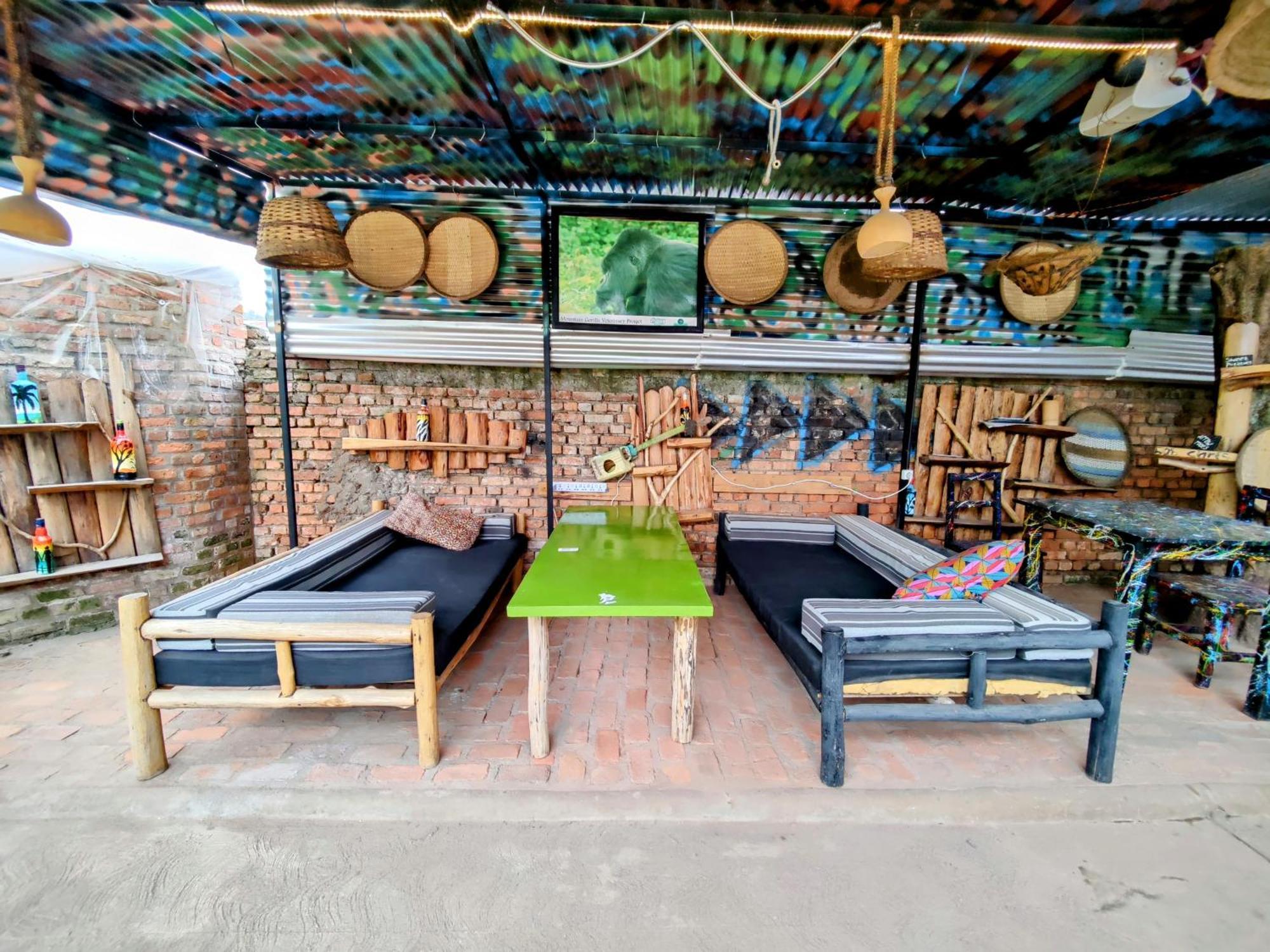 Amahoro Guest House 루헹게리 외부 사진