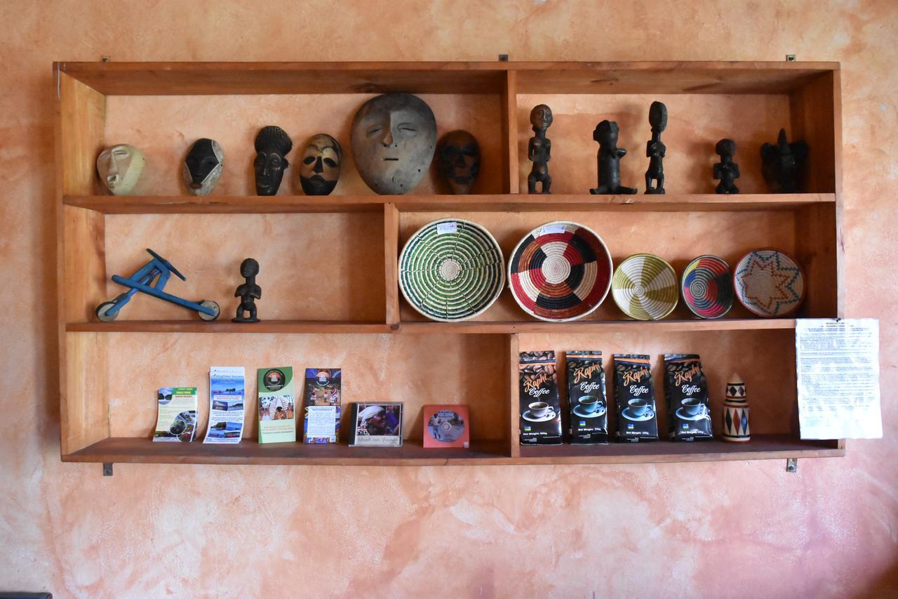 Amahoro Guest House 루헹게리 외부 사진