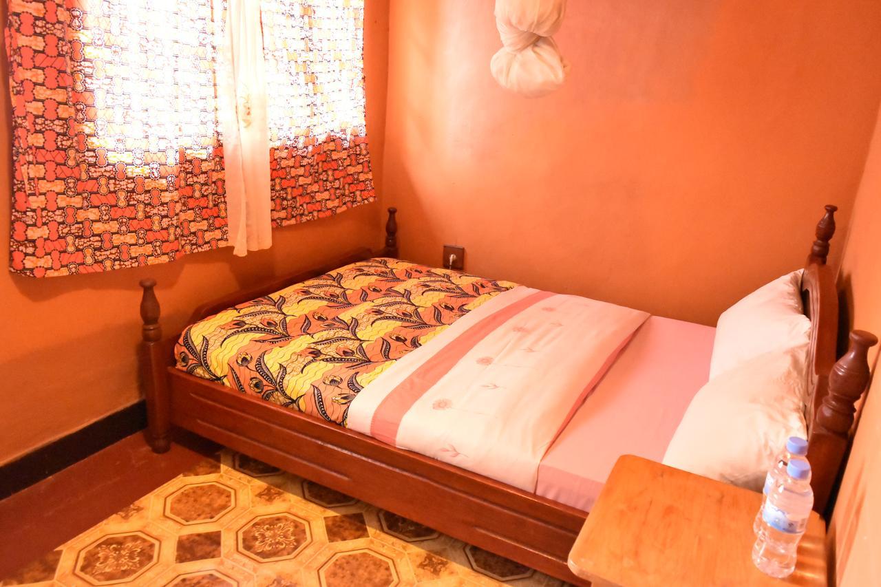 Amahoro Guest House 루헹게리 외부 사진
