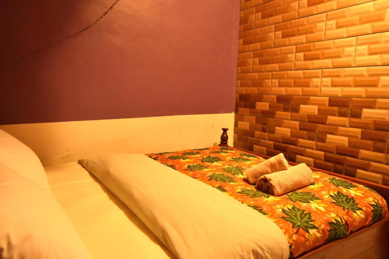 Amahoro Guest House 루헹게리 외부 사진